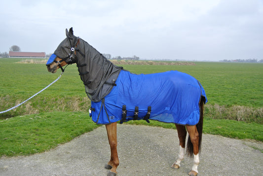 Vliegendeken met losse hals en buikflap
