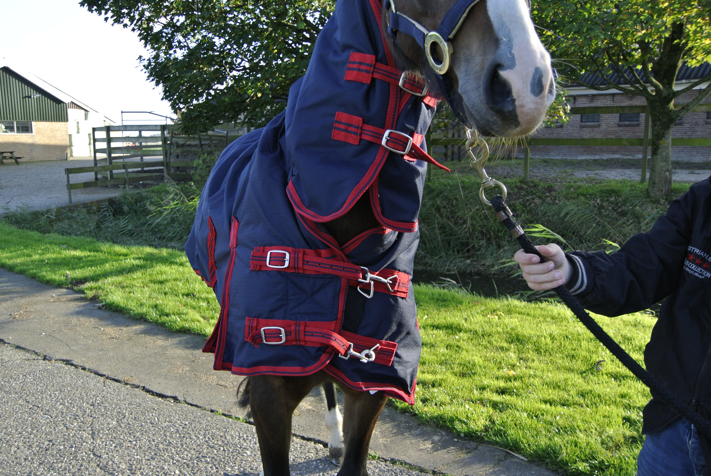 Buitendeken luxe met hals 300gr Navy paardendeken
