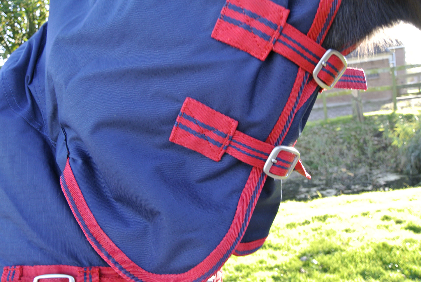 Buitendeken luxe met hals 300gr Navy paardendeken