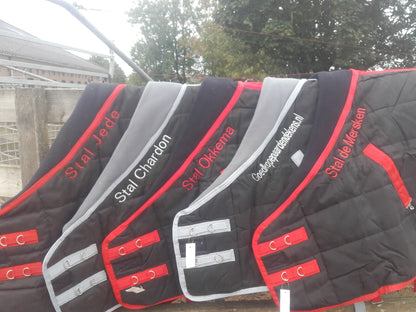 Staldeken luxe met fleecekraag (300gr) goedkopepaardendekens zwart met grijs