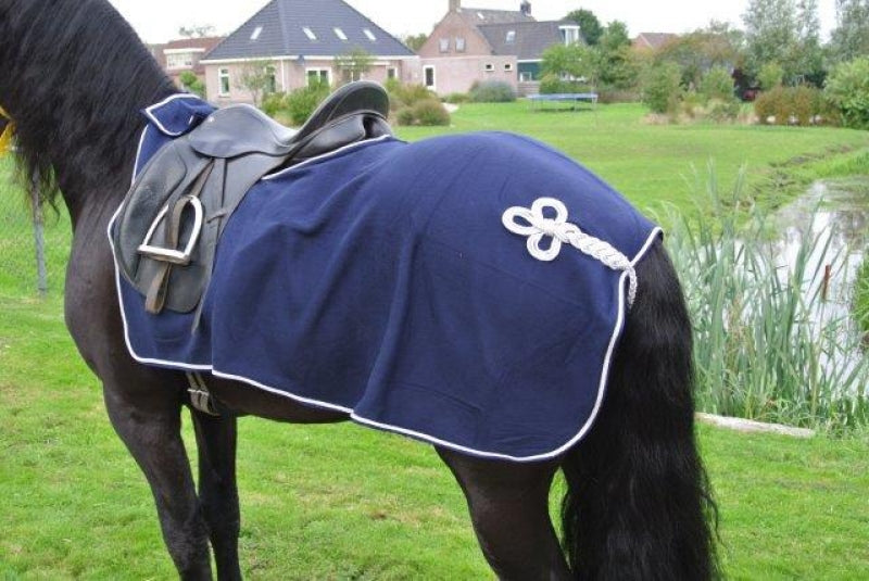 Uitrijdeken fleece blauw/zilver met ornament